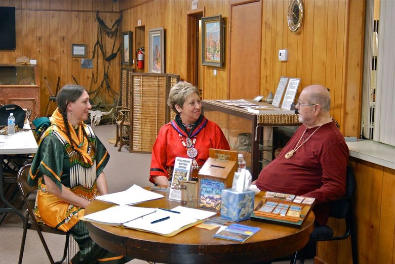 Bill Neely with Quanah's descendants