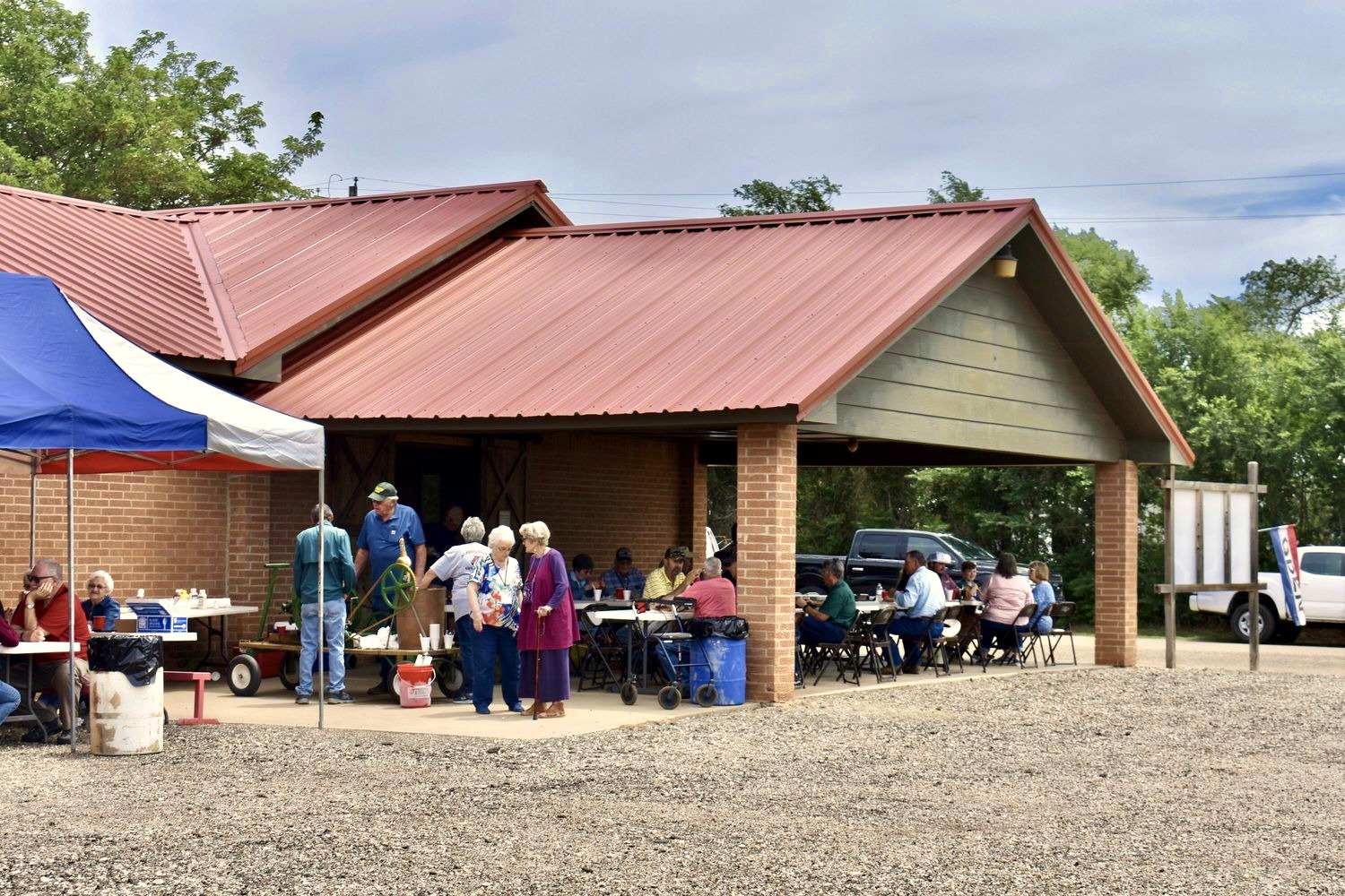 Outdoor lunch at the museum.(Photo by Kayla White)