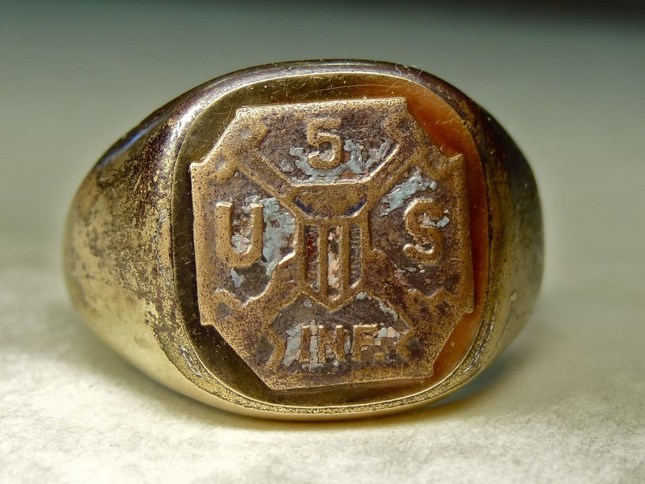 Gold US 5th Infantry ring.